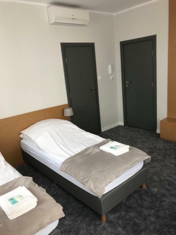 7 Rooms Mtp Poznan Luaran gambar