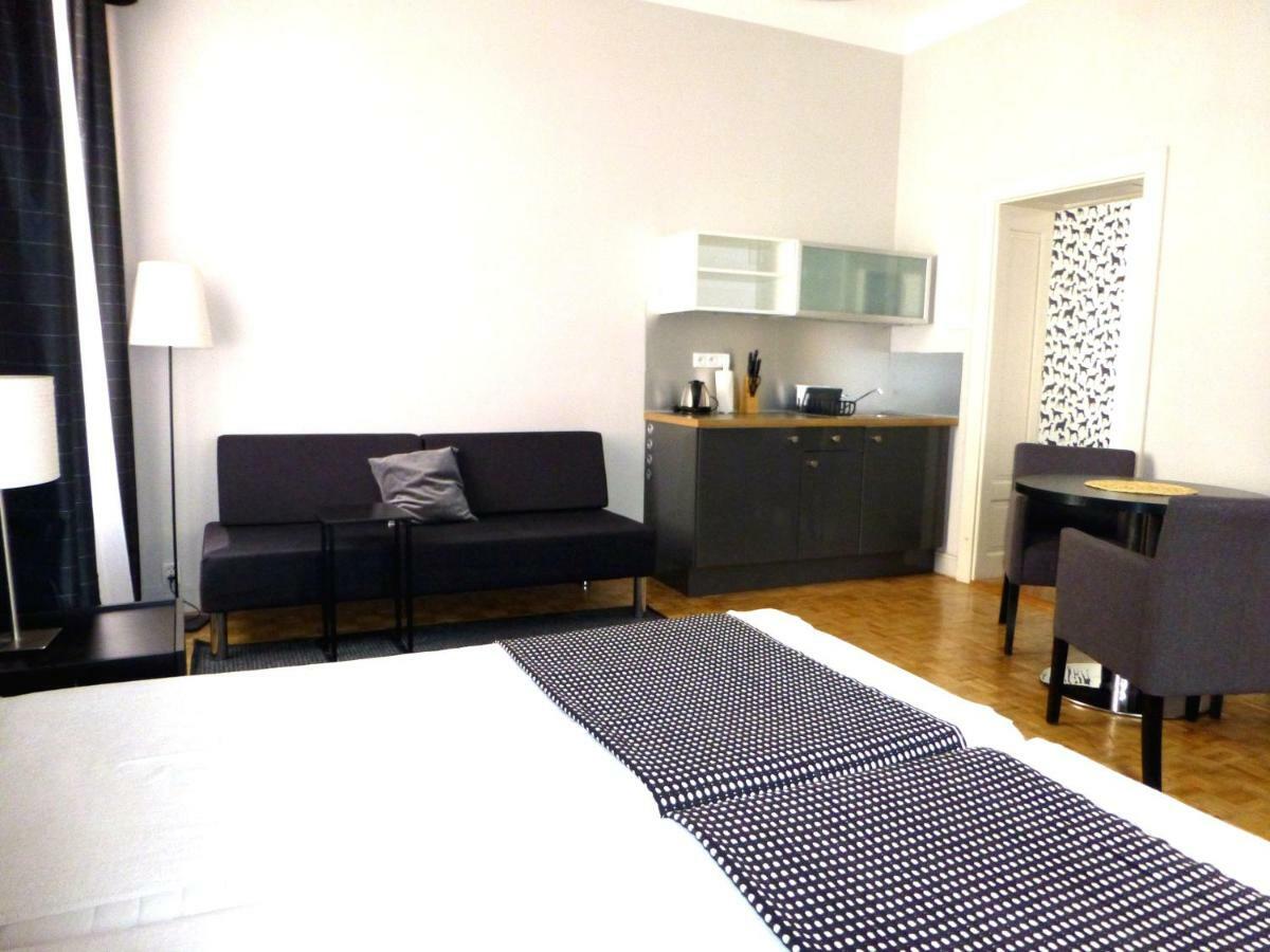 7 Rooms Mtp Poznan Luaran gambar